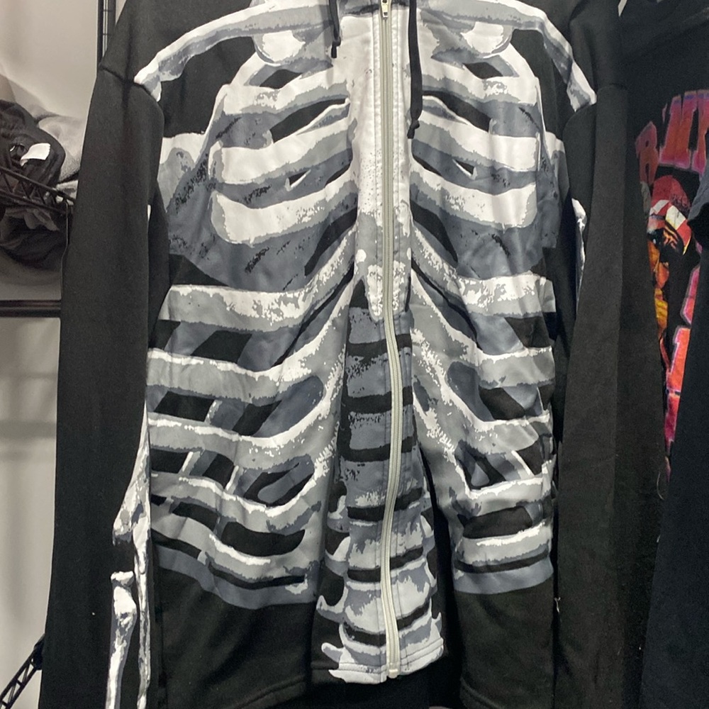 skull graphic zip up sweatshirt